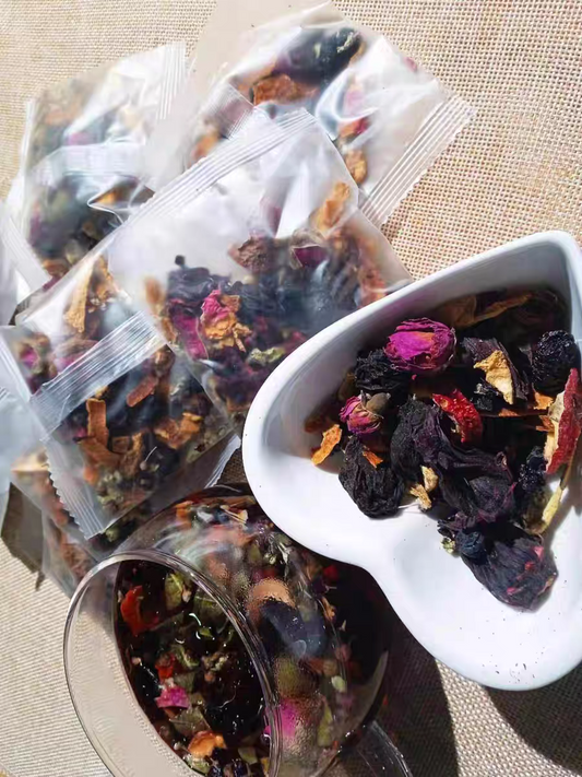 Rose and hawthorn tea with mulberry and tangerine peel